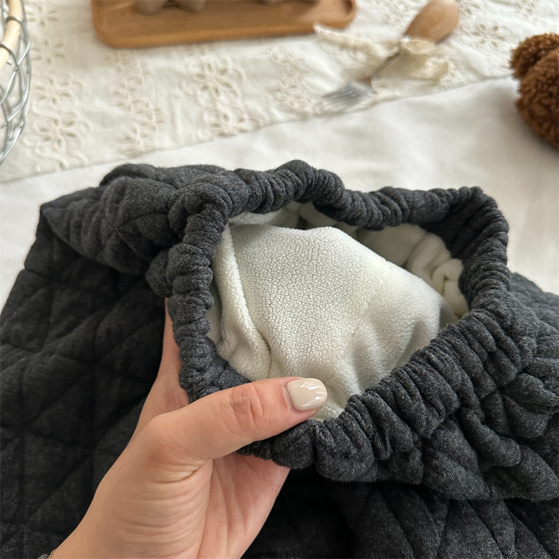 2025年冬新作 子供用ダイヤモンド格子柄コットンベルベット - Baby Products Korean のレビューと価格